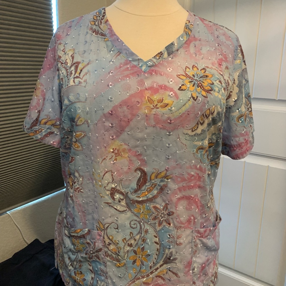 SC-37 Barco Uniforms Gray Short Sleeve Scrub Top With Embroidery Size XXL